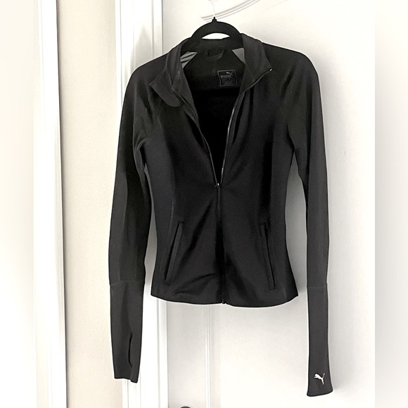 Puma Women’s Fitted Black Zip Up Jacket Small - Picture 1 of 5